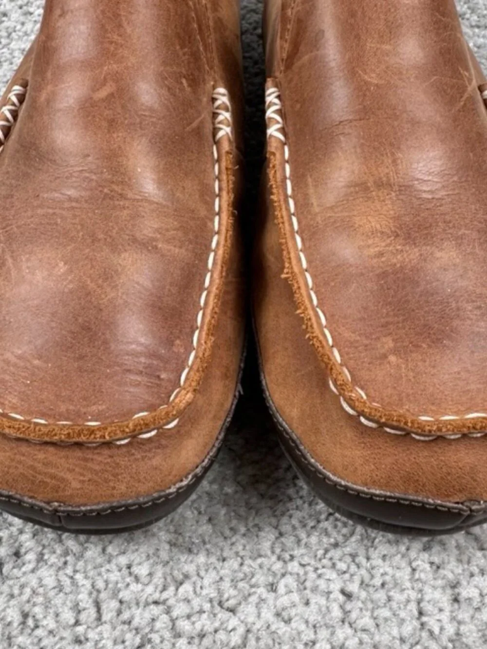 OluKai Moloa Men's Nubuck Leather Slippers with Genuine Shearling Lining Size 8